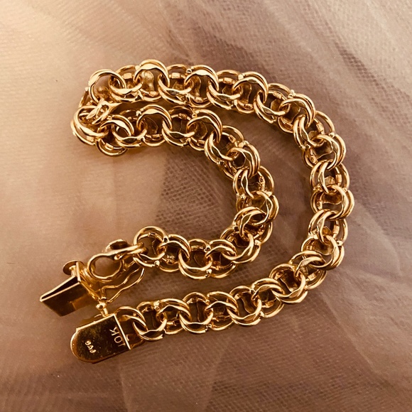 10K Gold Vintage Heart Bracelet - Picture 3 of 11